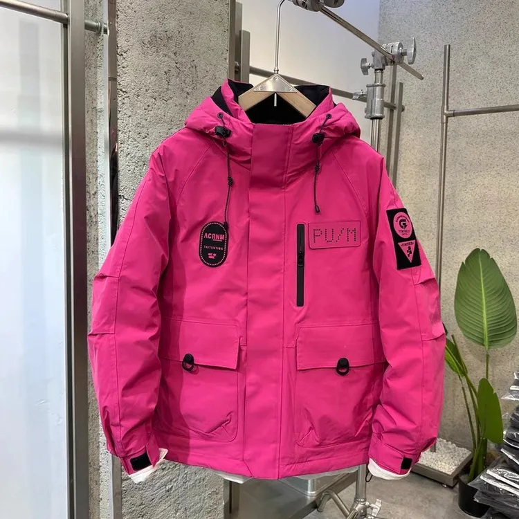 『极寒草莓熊』冬季户外极寒工装连帽保暖加厚情侣滑雪服外套