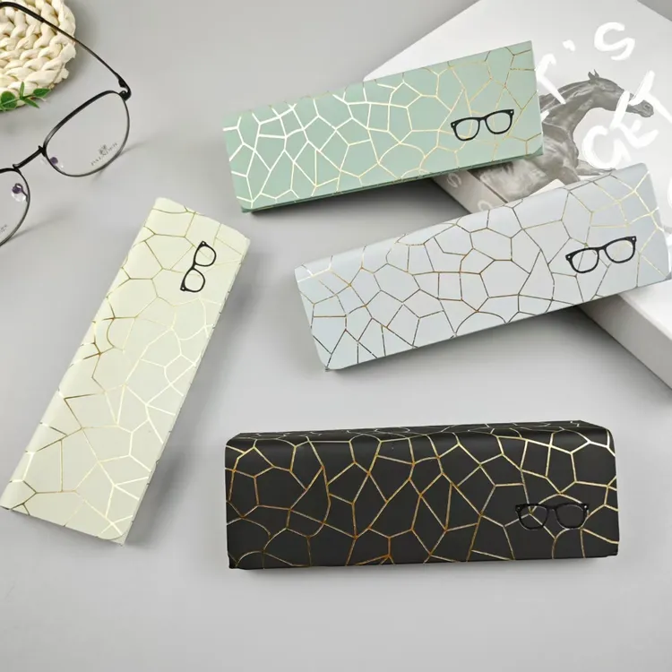 高级感眼镜收纳盒便携防摔抗压男女通用小三角磁吸开合小清新