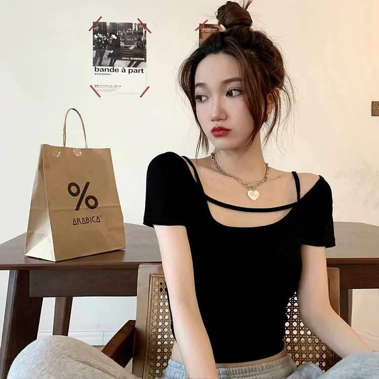 辣妹黑色独特别致高腰短款露肩短袖T恤女夏季设计感修身显瘦上衣