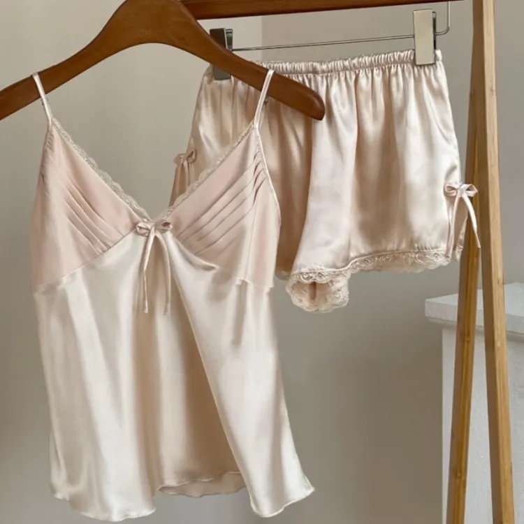 冰丝纯欲V领吊带睡衣女2024新款法式高级感小众凉感短裤居家套装