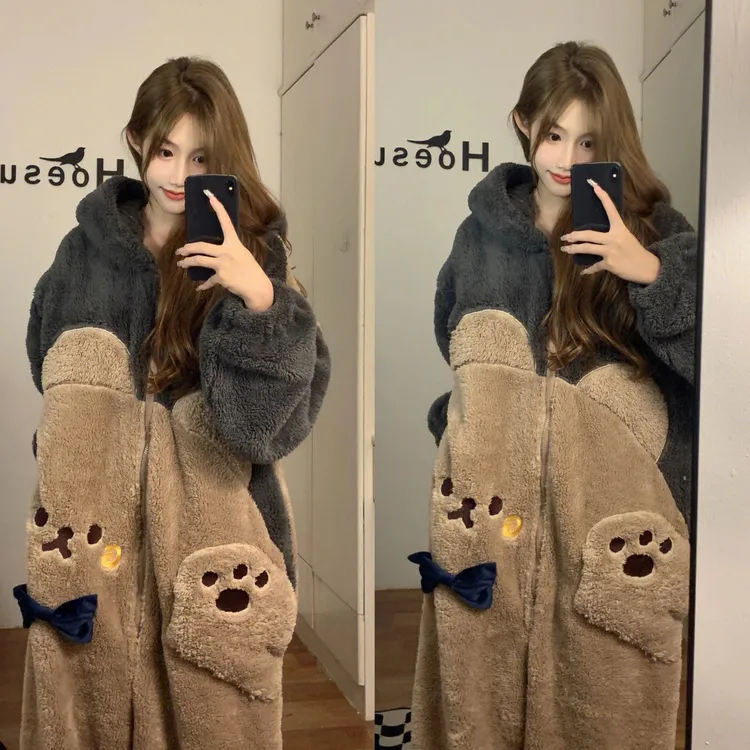 少女可爱连帽珊瑚绒连体睡衣女冬季新款加绒加厚毛绒一体居家睡袍