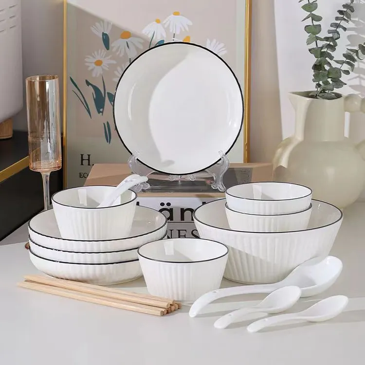 碗碟盘子餐具套装家用陶瓷新款饭碗盘碟勺筷子组合家庭装乔迁新居