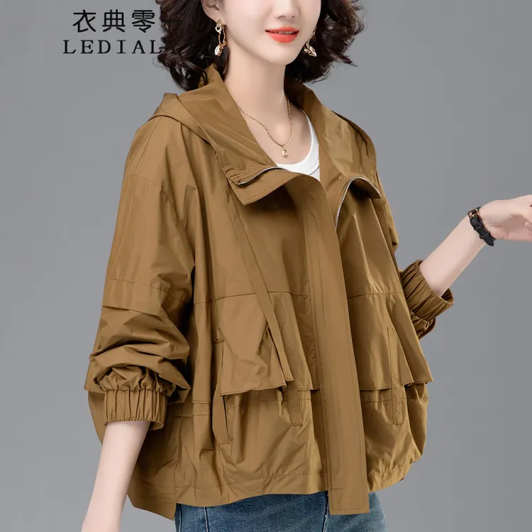 外套女2025新款爆款春款大码宽松休闲中年妈妈薄款连帽短款夹克潮