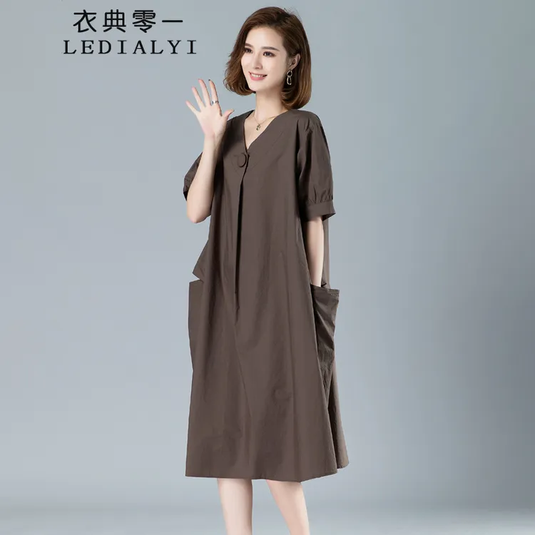 连衣裙女短袖2024年夏装新款加肥加大中年妈妈V领休闲纯棉裙子潮