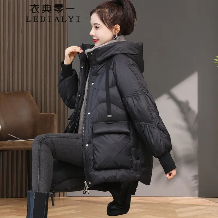 黑色羽绒服女洋气短款冬季新款时尚中年高端大码轻薄女士冬天外套