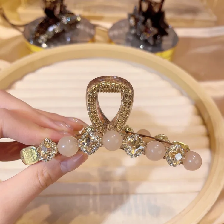 A1023轻奢高级感夏日珠珠黄水晶抓夹优雅贵气大抓夹