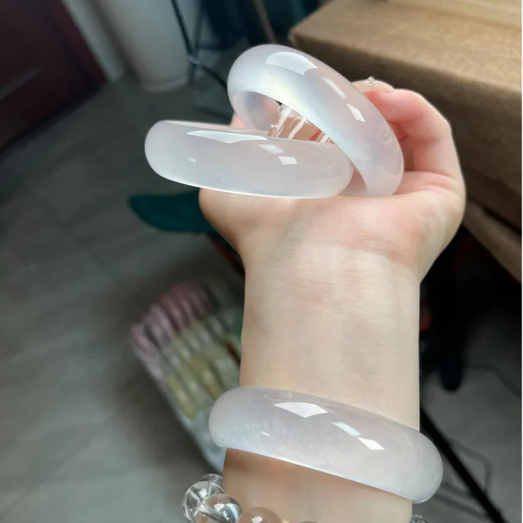 高货天然白冰玛瑙玉镯女冰透玉髓白月光玛瑙荔枝冻手镯多样性发一