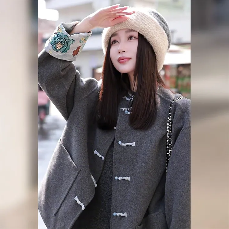新中式女装高级感超好看灰色呢子外套女2024新款早春复古盘扣上衣