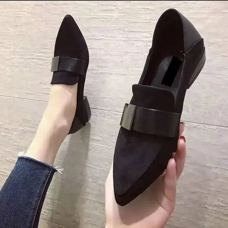 2025年新款春秋季软皮单鞋女真皮粗跟磨砂女鞋尖头低跟皮鞋乐福鞋