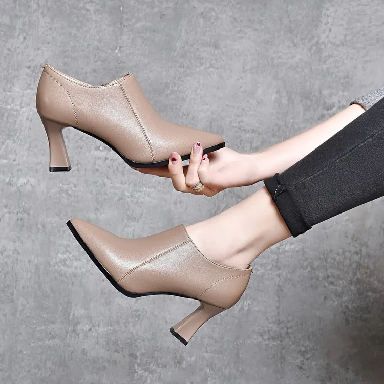 2025春季新款裸色高跟鞋女粗跟春秋气质百搭真皮深口单鞋尖头皮鞋