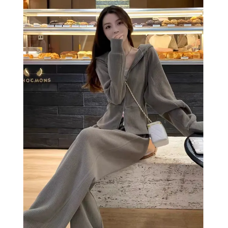 早秋穿搭套装宽松洋气休闲运动卫衣卫裤两件套女