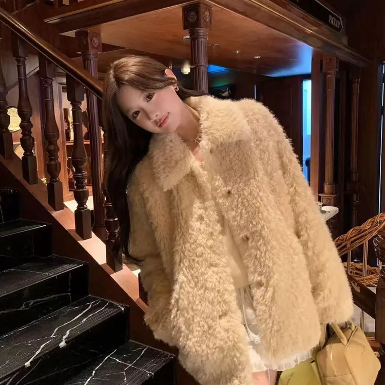 皮毛一体仿羊羔毛外套2025年冬季新款女韩版翻领加厚保暖毛毛大衣
