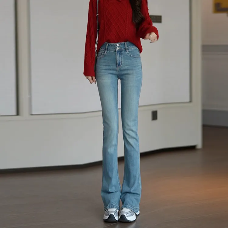 艾格浅色高腰双扣微喇牛仔裤女2024秋冬季修身显瘦弹力百搭拖地裤