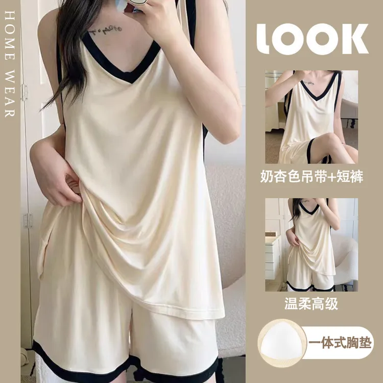 夏季新款温柔冰丝睡衣高级感网红风吊带短裤套装带胸垫家居服女款