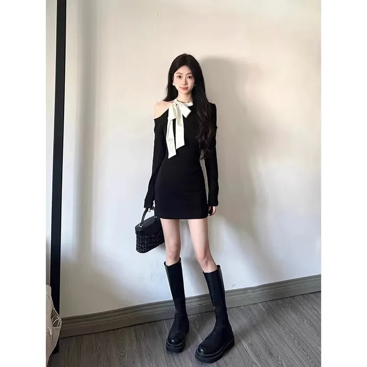 早期纯欲蝴蝶结黑色针织连衣裙子女修身包臀露肩包臀a字短裙显瘦