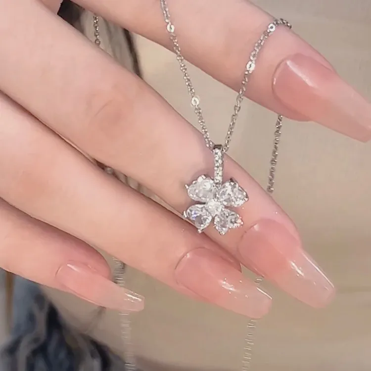 合金项链 爆闪闪钻幸运草项链轻奢小众锁骨链项链高级感首配饰品