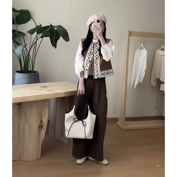 秋季穿搭一整套女2024新款韩版复古通勤休闲马甲衬衫裤子三件套装