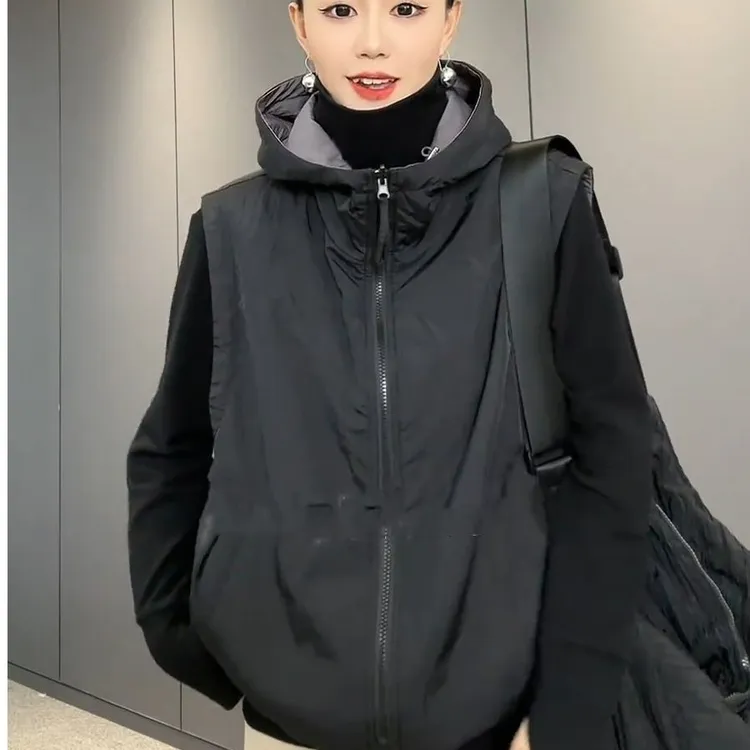 欧货连帽轻薄夹棉马甲女2024年秋冬季新款宽松大版显瘦保暖背心潮