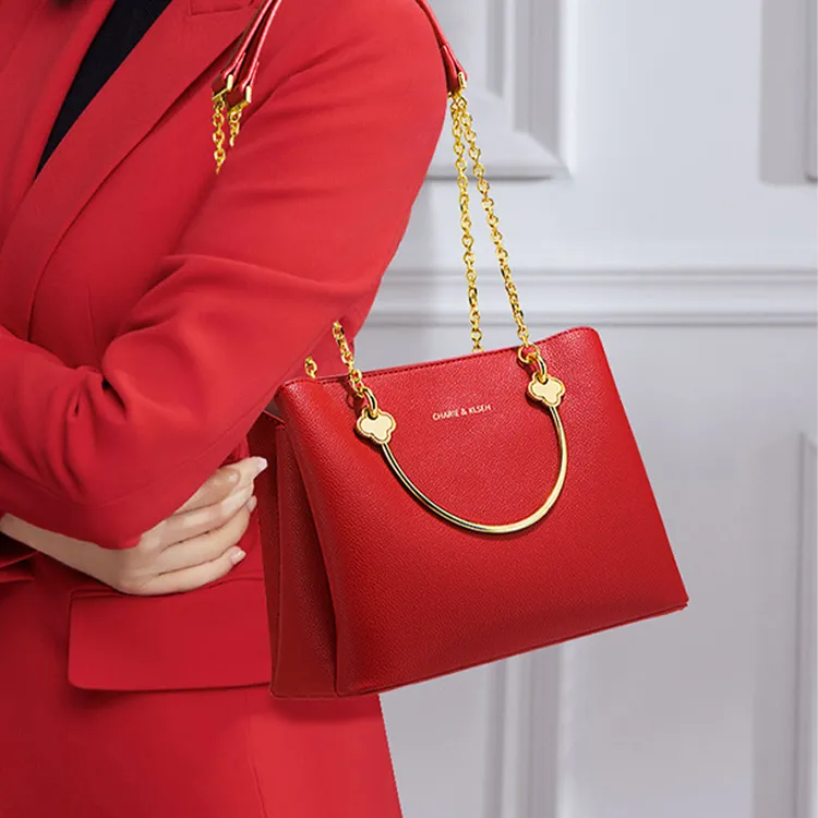 香港妈妈款包包2025新款红色高级感婚包大容量单肩小众婚礼手提包