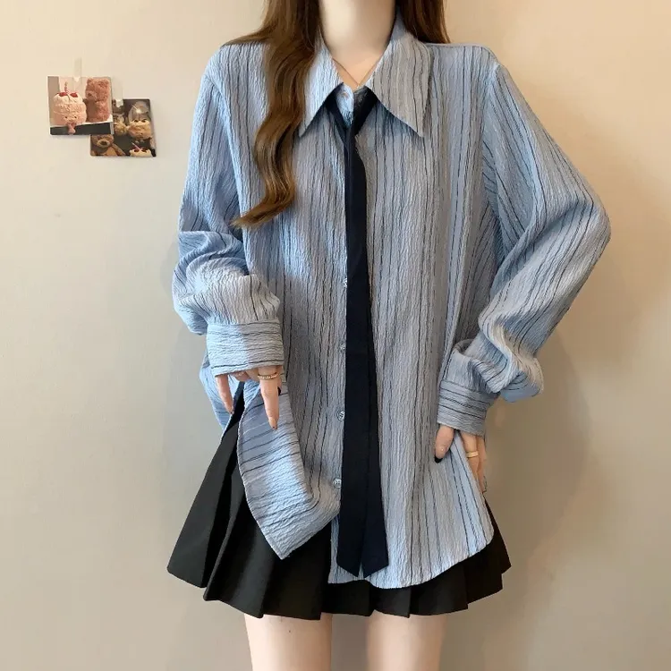 浅蓝色条纹长袖领带衬衫女2024早秋新款大码胖mm中长款肌理感上衣