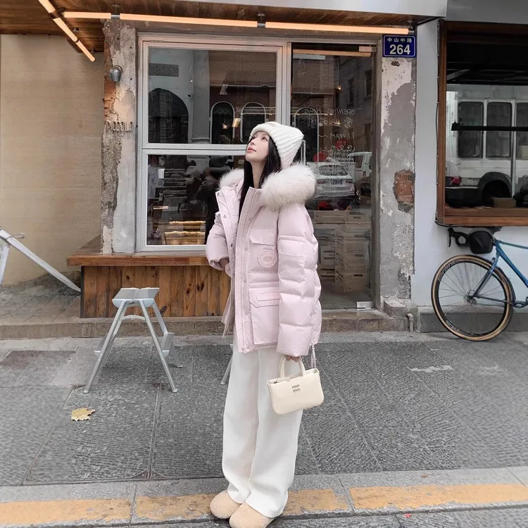冬季羽绒服女款2025新网红爆款小个子上档次工装派克服白鸭绒外套