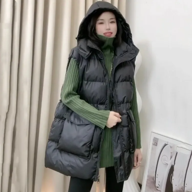 羽绒马甲女款外穿2025冬季新款白鸭绒高档网红款连帽时髦宽松马夹