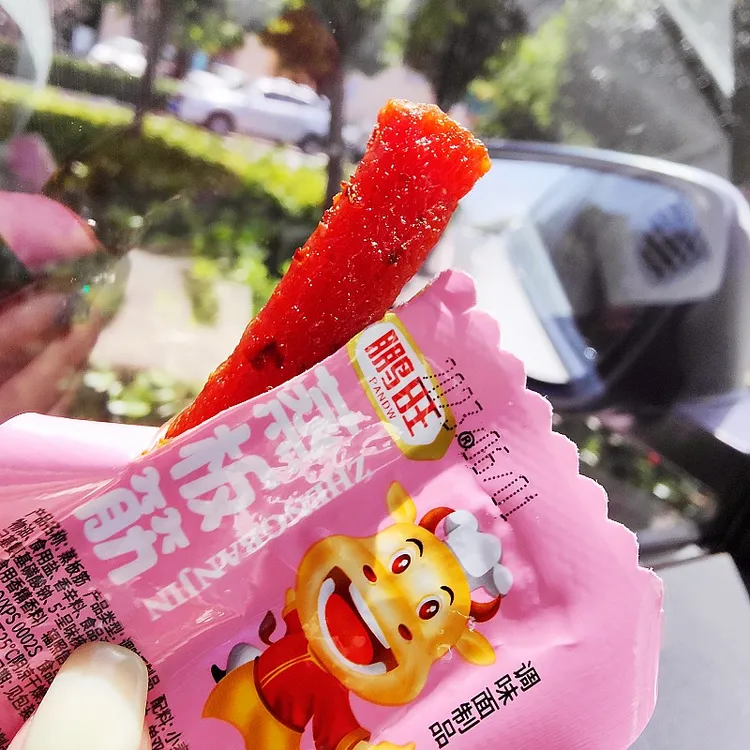[网红凤爪辣条]鸡爪香辣甜辣老式大辣片网红面筋烧烤散装解馋零食