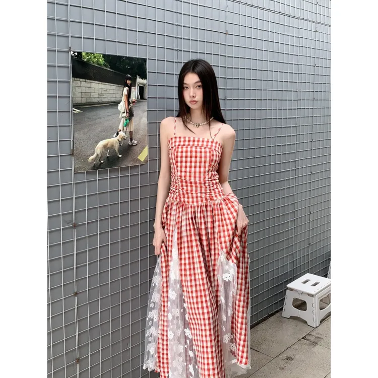 MOONSEE红白色格子无袖抹胸连衣裙女夏甜辣长裙蕾丝拼接收腰a字裙