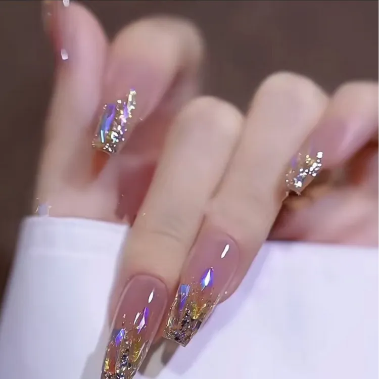 ins裸色极光钻钻爆闪美甲贴片中长款穿戴甲可拆卸小红书短款