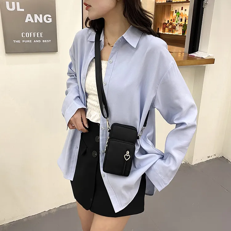 装手机包女斜挎包2025新款迷你小包包妈妈手机袋子挂脖手腕零钱包