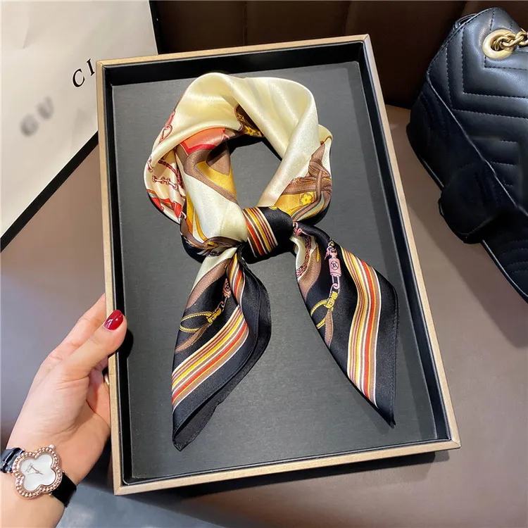 杭州真丝丝巾春夏季70方巾高档女欧美时尚薄款防晒护颈妈妈送礼