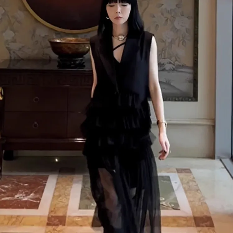 2025夏季流行漂亮裙子高级感超好看法式气质黑色网纱拼接连衣裙女