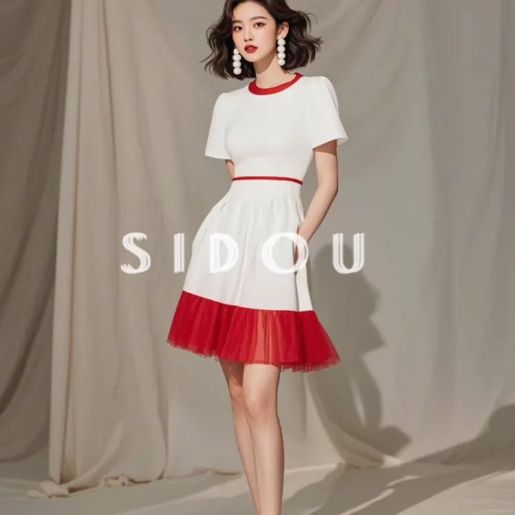 红色裙摆拼接白色短袖裙子女夏季韩系氛围感穿搭简单大方的连衣裙