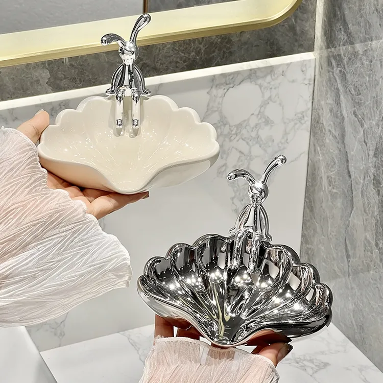 轻奢卫生间肥皂盒家用高档陶瓷洗手台面免打孔排沥水香皂盒置物架