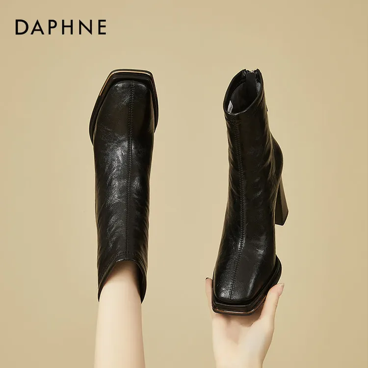 达芙妮金属气质方头短靴女粗跟爆款靴2025年秋冬新款高跟鞋法式靴
