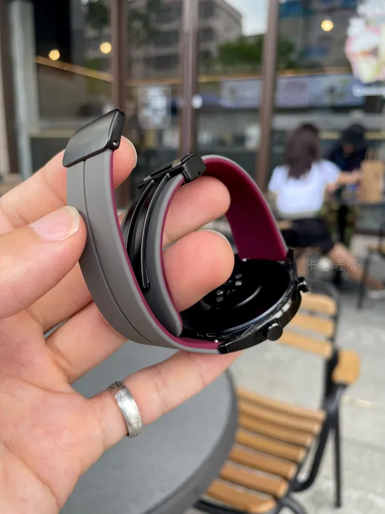 卡客 适用华为手表GT4表带gt23pro硅胶watch34磁吸扣双色fit4小米