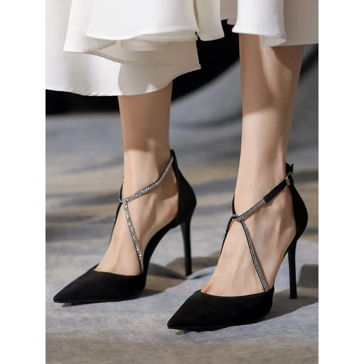 新款黑色绒面交叉带尖头高跟鞋女细跟一字带扣带凉鞋时尚气质女鞋