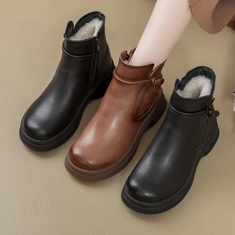 23881女靴真皮平底冬季加绒加厚保暖中老年皮鞋软底短靴女