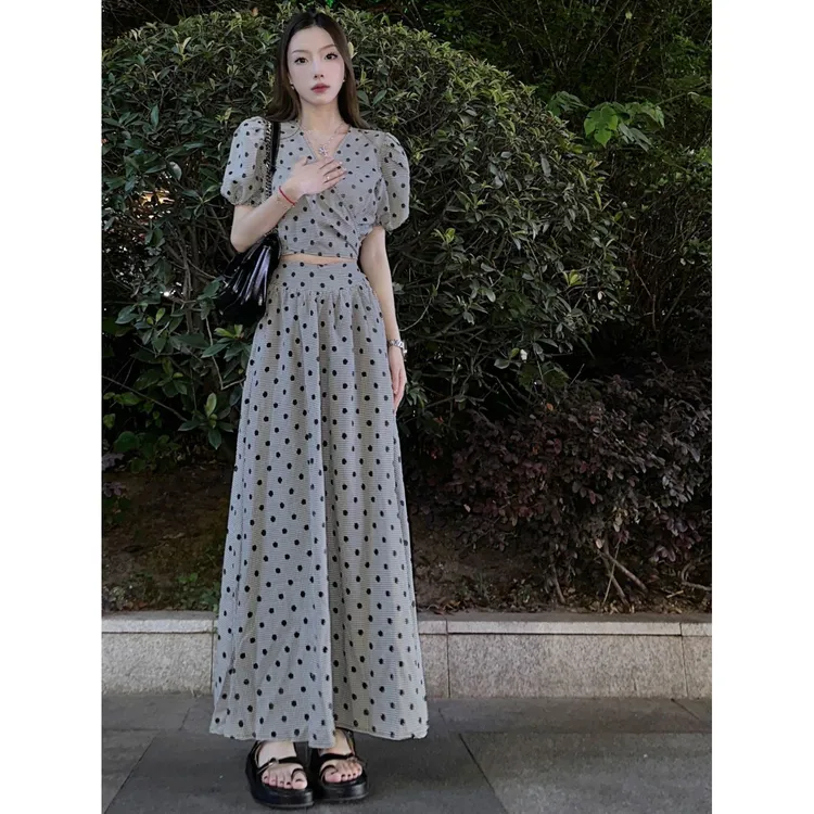 套装裙女夏季法式波点收腰辣妹短款泡泡袖上衣高腰半身长裙两件套