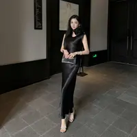 东东定制【沙伦玫瑰】NO退NO换 显瘦醋酸缎面斜裁圆领玫瑰连衣裙