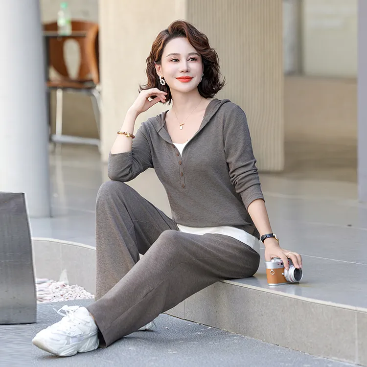 高贵母亲衣服洋气上档次70后女装中老年女时尚妈妈运动套装两件套