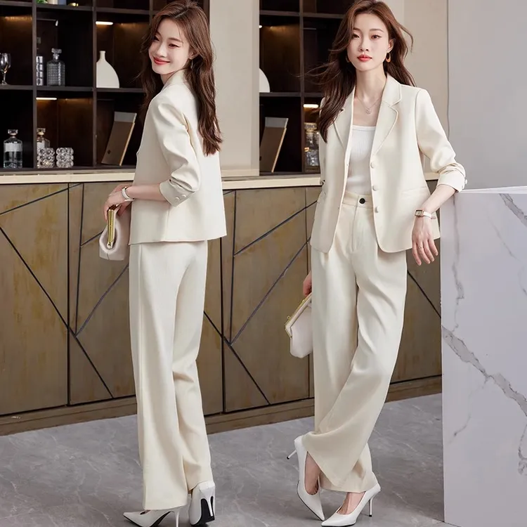 米白色西装套装女小个子2024新款春季高级感休闲短款小西服外套春