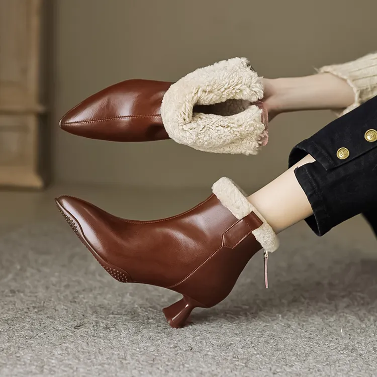 刘叨叨/5CM冬季新款牛皮短靴显瘦羊羔毛保暖中跟尖头软底百搭女靴