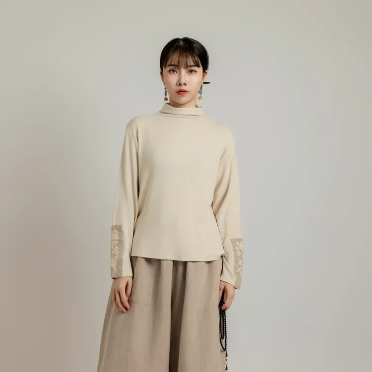 【以之】设计师品牌秋款半高领百搭长袖上衣大码复古绣花打底衫