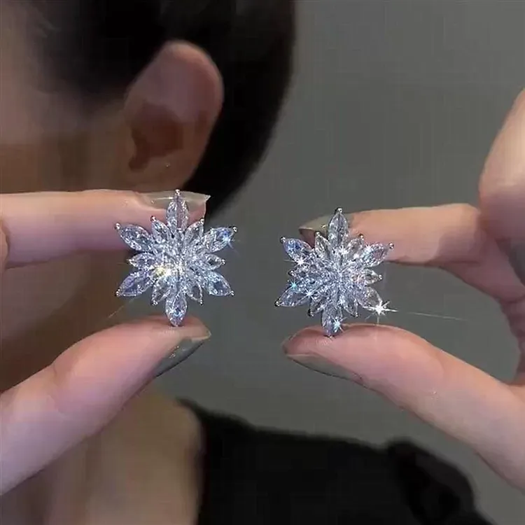 925银耳饰 S925银针新款潮微镶满锆石雪花朵耳钉奢华气质优雅高级