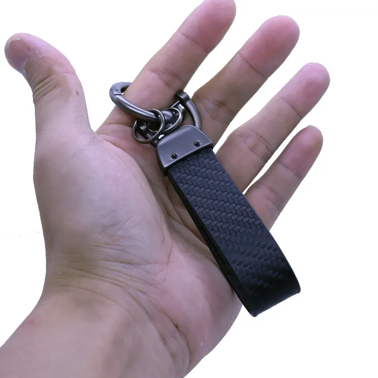 创意碳纤维纹皮革汽车钥匙扣挂件简约时尚锁匙圈男车钥匙挂绳腰挂