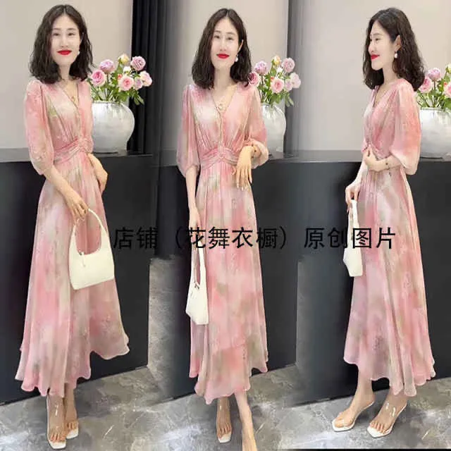 高端时尚镶钻V领喇叭七分袖盘扣高腰花色气质连衣裙夏减龄时尚潮