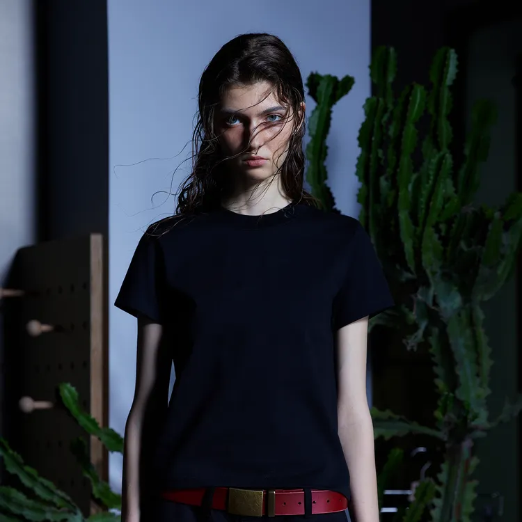 immune system免疫系统   ”T-shirt H “三色合体微高领绣花t恤