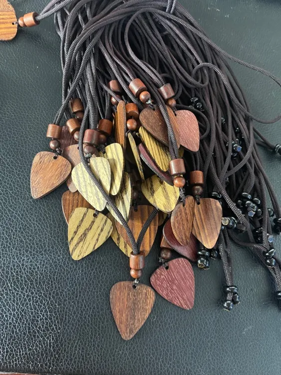 吉他拨片项链（不可弹）装饰品