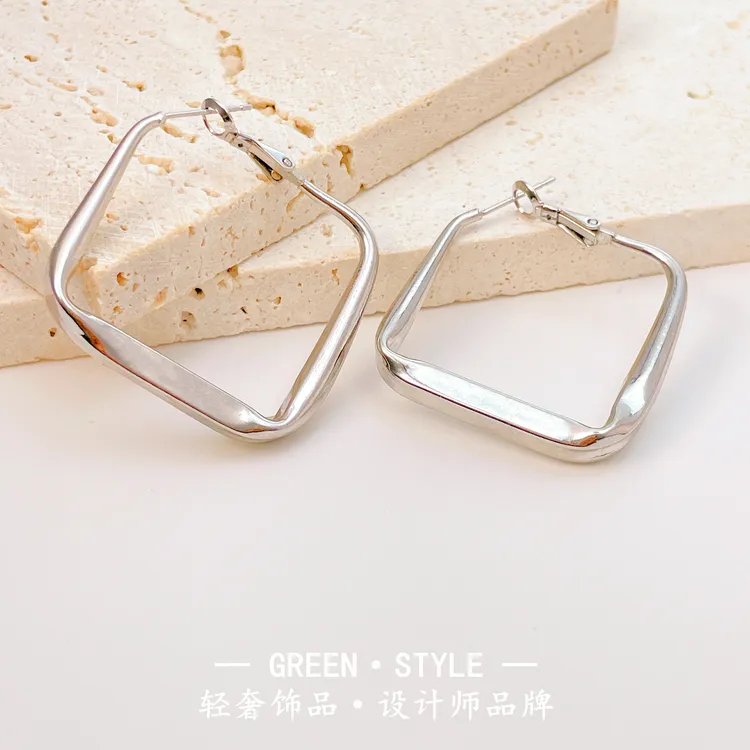 铜合金耳饰 【新款菱形耳圈】轻奢经典时尚简约设计师简约耳环-A56